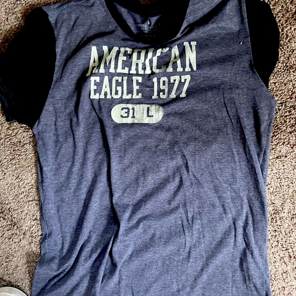 American eagle, men’s or women’s size medium